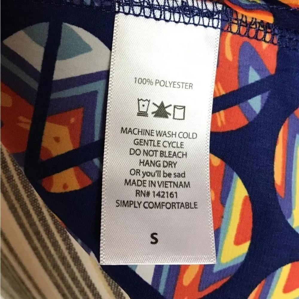 NWT Lularoe Lindsay top - Picture 6 of 6